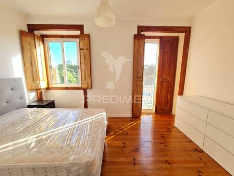 Apartamento t2 remodelado com terraço no centro do barreiro