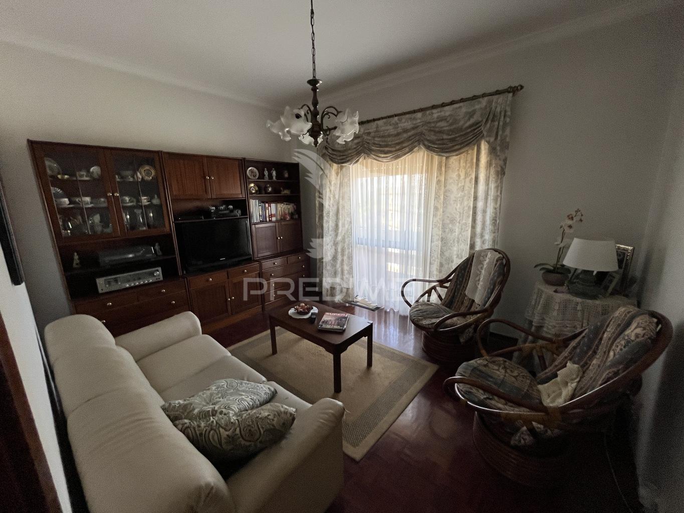 Apartamento t3 + box de garagem (barreiro)