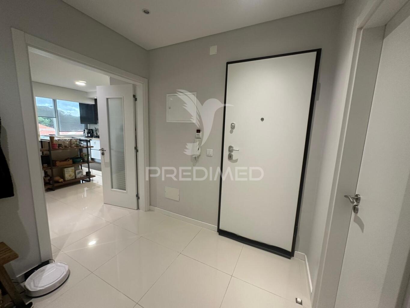 Apartamento p/ arrendar t2 remodelado seixal perto dos barcos