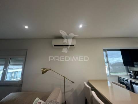 Apartamento p/ arrendar t2 remodelado seixal perto dos barcos