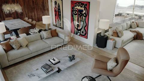 Luxuoso duplex à venda no coração do montijo