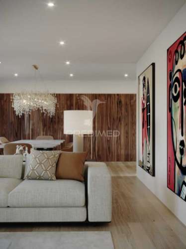 Luxuoso duplex à venda no coração do montijo