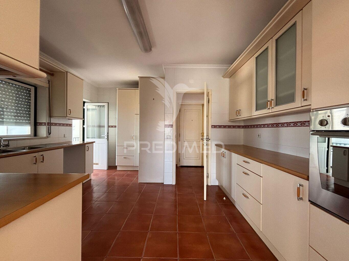 Apartamento t3 para arrendamento caldas da rainha