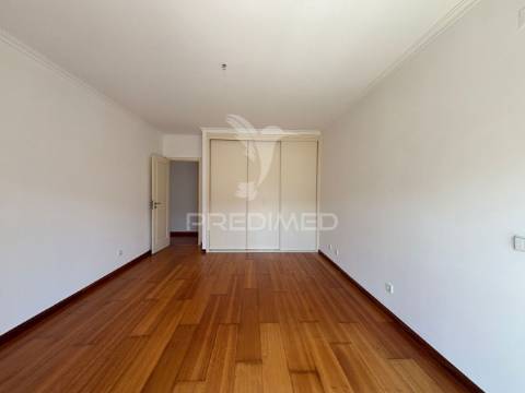 Apartamento t3 para arrendamento caldas da rainha