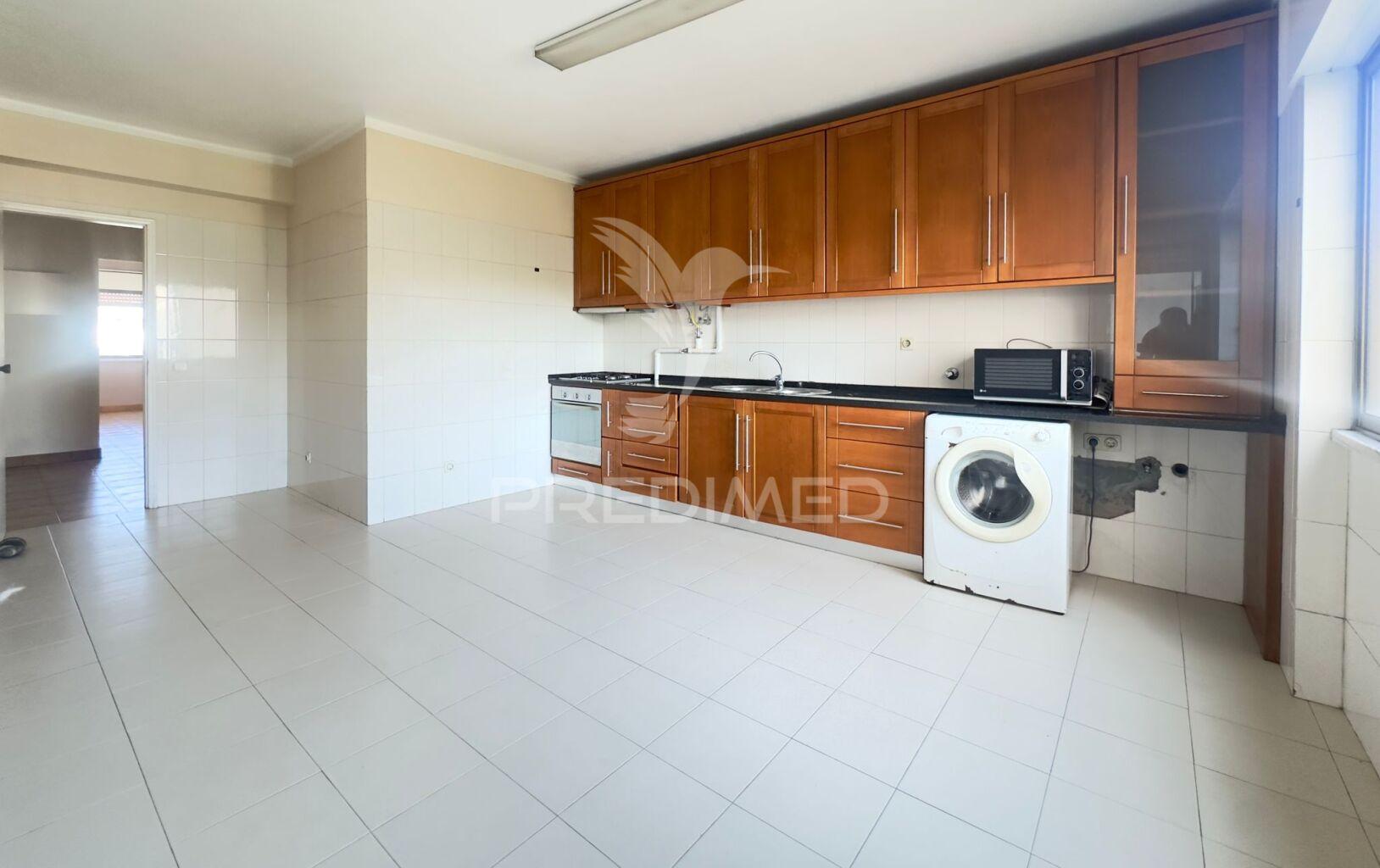 Apartamento t3 a 5 minutos a pé da praia, em sines