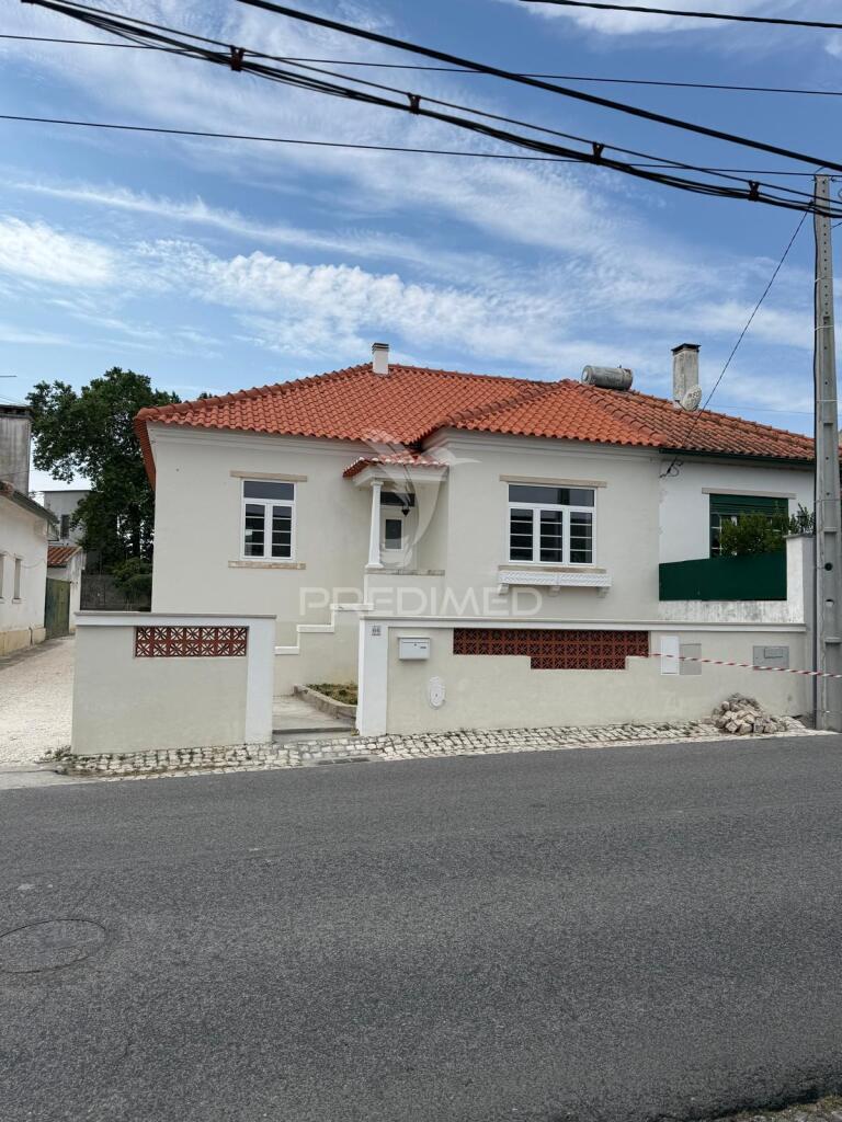 Moradia t3 - o seu refúgio de luxo em alcanena