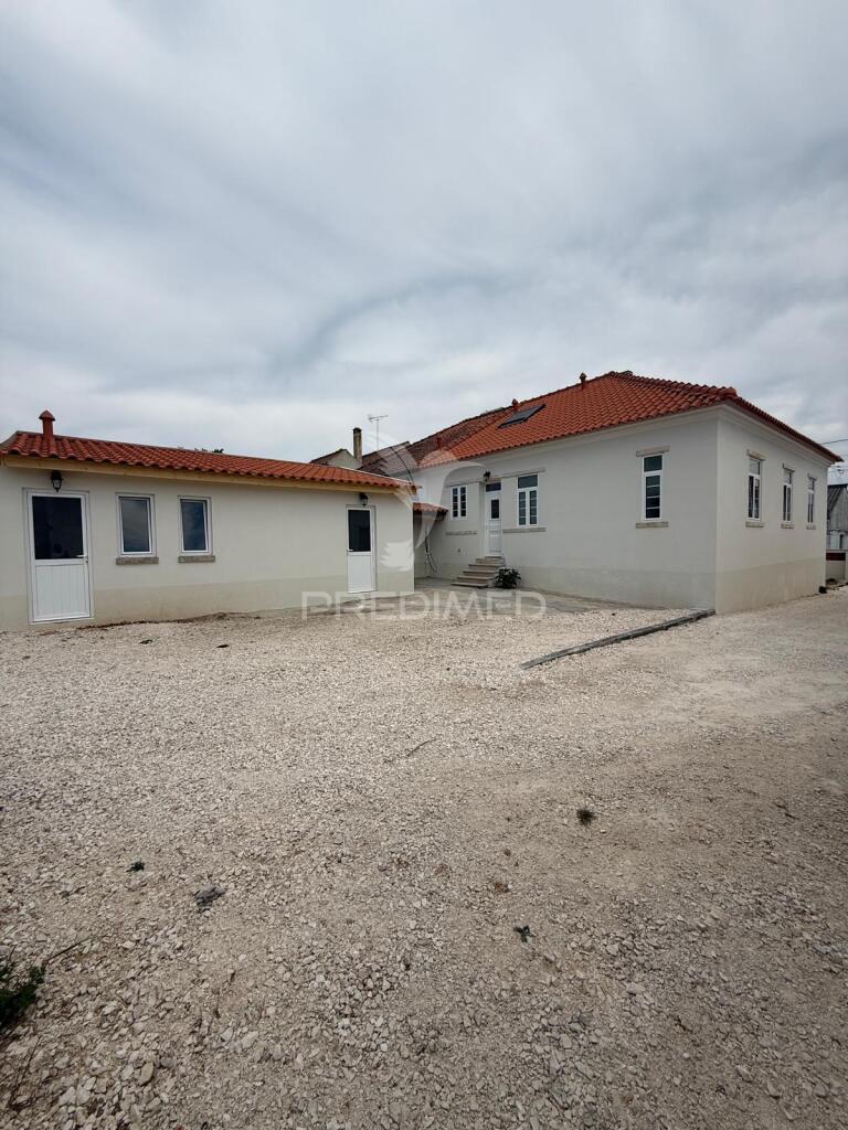 Moradia t3 - o seu refúgio de luxo em alcanena