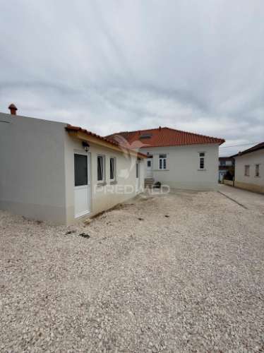 Moradia t3 - o seu refúgio de luxo em alcanena