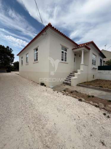 Moradia t3 - o seu refúgio de luxo em alcanena