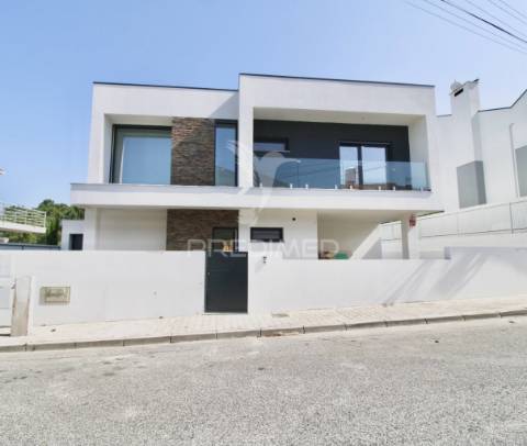 Moradia t3+1 qtª de valadares