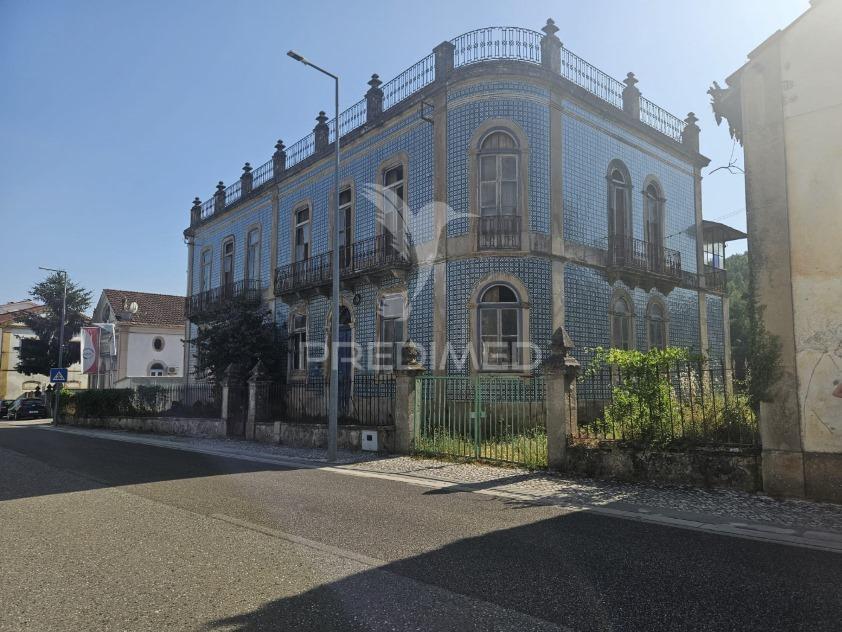 Solar histórico no centro da localidade de cabaços, distrito de leiria