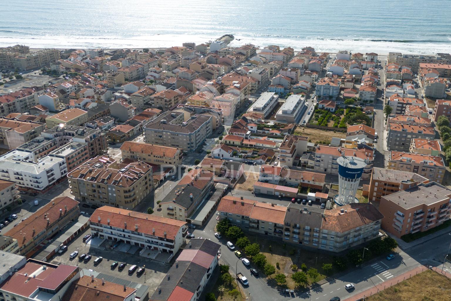 Moradia t4 como nova – furadouro ovar, aveiro a 800 metros da praia | zona tranquila e residencial