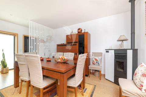 Moradia t4 como nova – furadouro ovar, aveiro a 800 metros da praia | zona tranquila e residencial