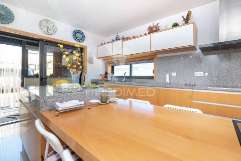 Moradia t4 como nova – furadouro ovar, aveiro a 800 metros da praia | zona tranquila e residencial