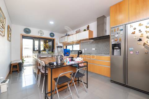Moradia t4 como nova – furadouro ovar, aveiro a 800 metros da praia | zona tranquila e residencial