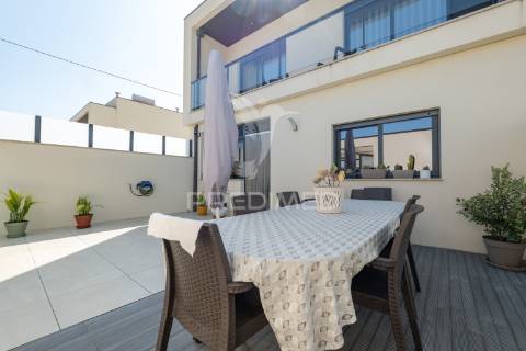 Moradia t4 como nova – furadouro ovar, aveiro a 800 metros da praia | zona tranquila e residencial
