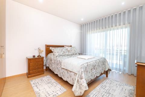 Moradia t4 como nova – furadouro ovar, aveiro a 800 metros da praia | zona tranquila e residencial