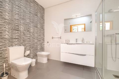 Moradia t4 como nova – furadouro ovar, aveiro a 800 metros da praia | zona tranquila e residencial