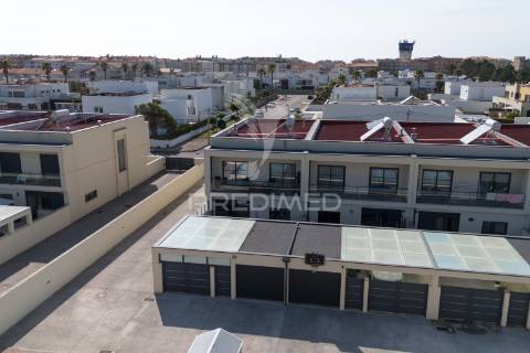 Moradia t4 como nova – furadouro ovar, aveiro a 800 metros da praia | zona tranquila e residencial