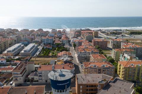 Moradia t4 como nova – furadouro ovar, aveiro a 800 metros da praia | zona tranquila e residencial