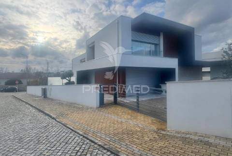 Moradia t3 semi-nova  - ponte, guimarães