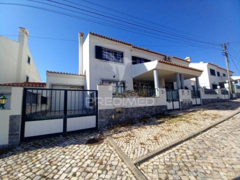 Ribamar-lisboa moradia t4+1-logradouro-garagem