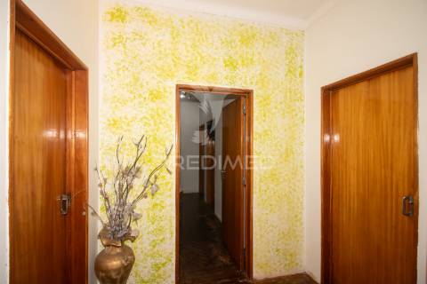 Moradia t4 inserida em terreno de 950m2 no cadaval