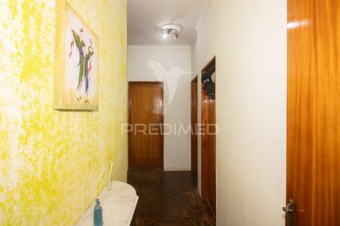 Moradia t4 inserida em terreno de 950m2 no cadaval