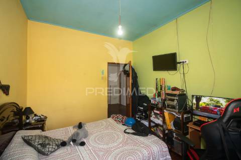 Moradia t4 inserida em terreno de 950m2 no cadaval