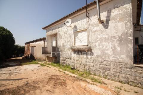 Moradia t4 inserida em terreno de 950m2 no cadaval