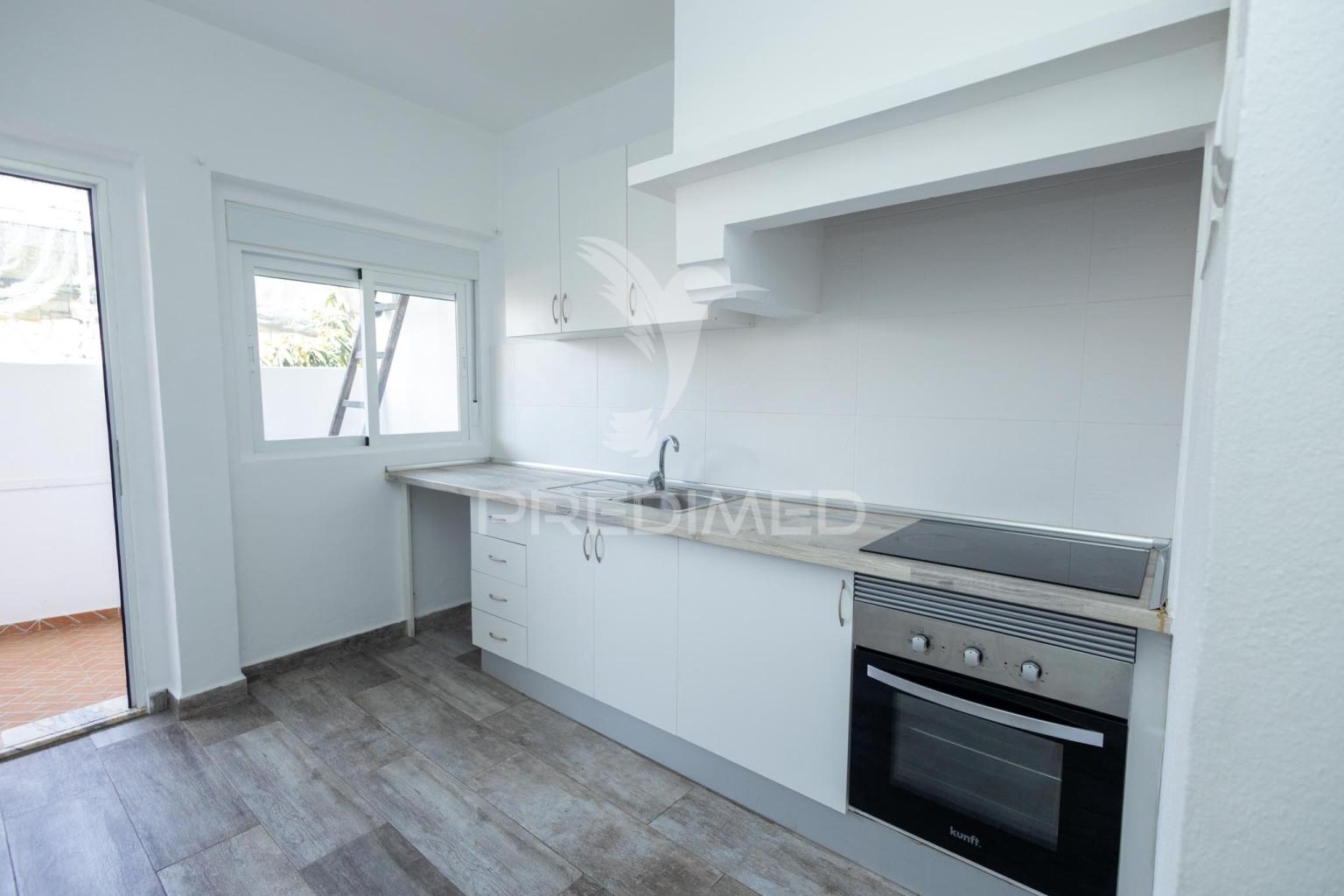 Apartamento t2+1 renovado com terraço, em vila viçosa