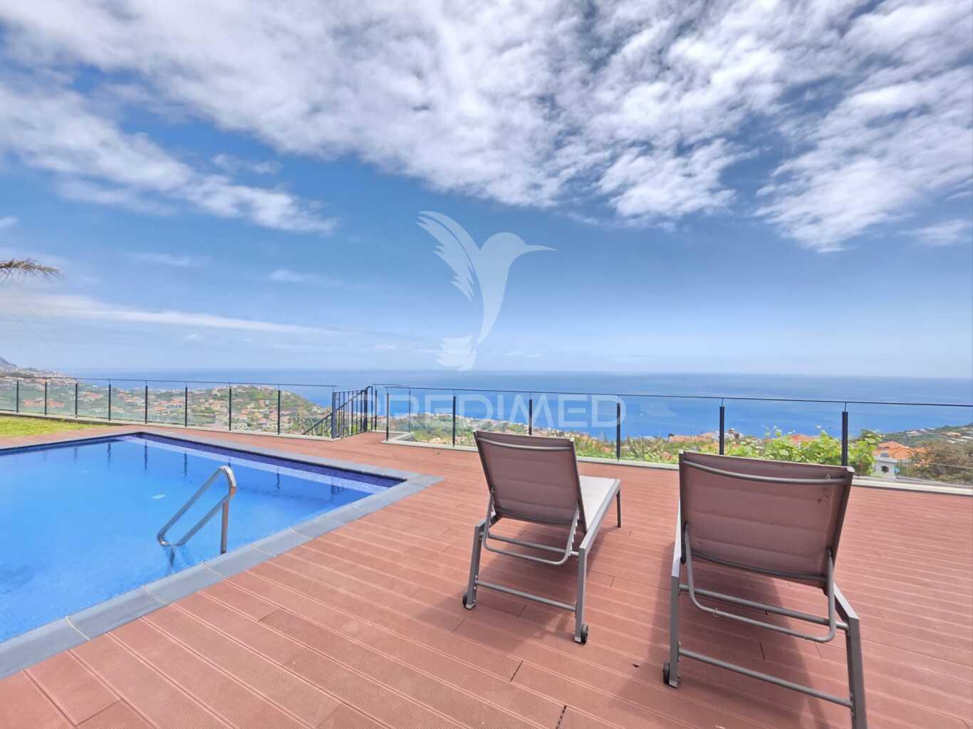 Moradia térrea t3 com piscina na ponta do sol