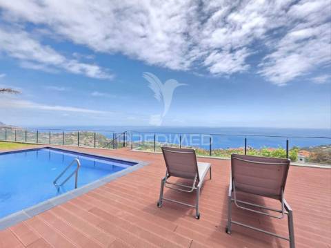 Moradia térrea t3 com piscina na ponta do sol