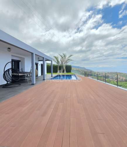 Moradia térrea t3 com piscina na ponta do sol