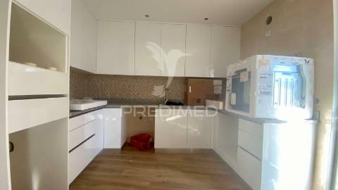 Casa térrea t2 na periferia de rio maior
