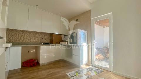 Casa térrea t2 na periferia de rio maior