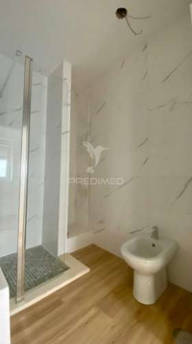 Casa térrea t2 na periferia de rio maior