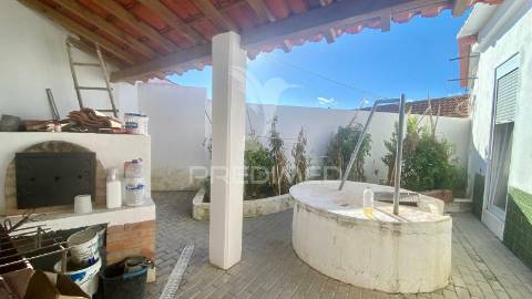 Casa térrea t2 na periferia de rio maior