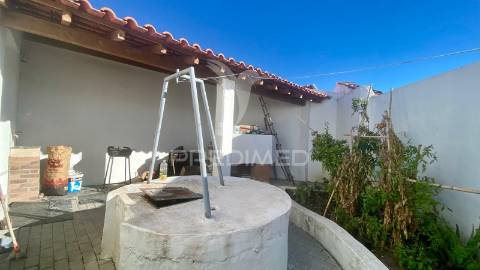 Casa térrea t2 na periferia de rio maior