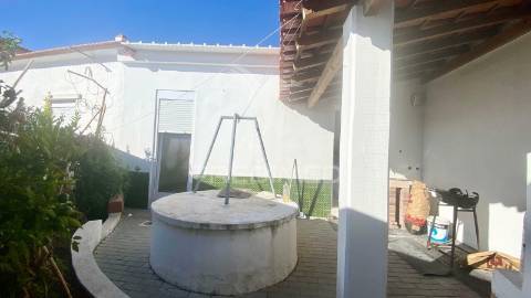 Casa térrea t2 na periferia de rio maior