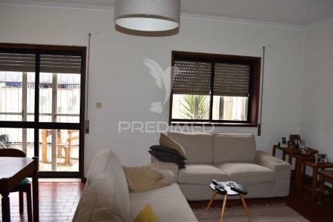 Moradia em custóias