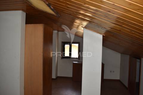 Moradia em custóias