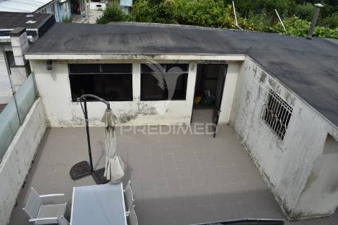 Moradia em custóias