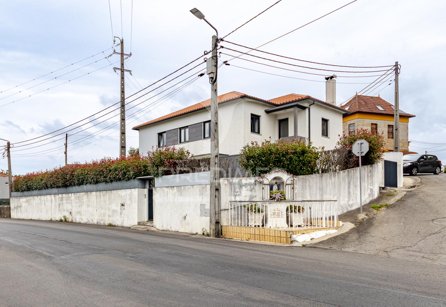 Moradia t3 em ribeirão- v. n. famalicão