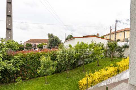 Moradia t3 em ribeirão- v. n. famalicão
