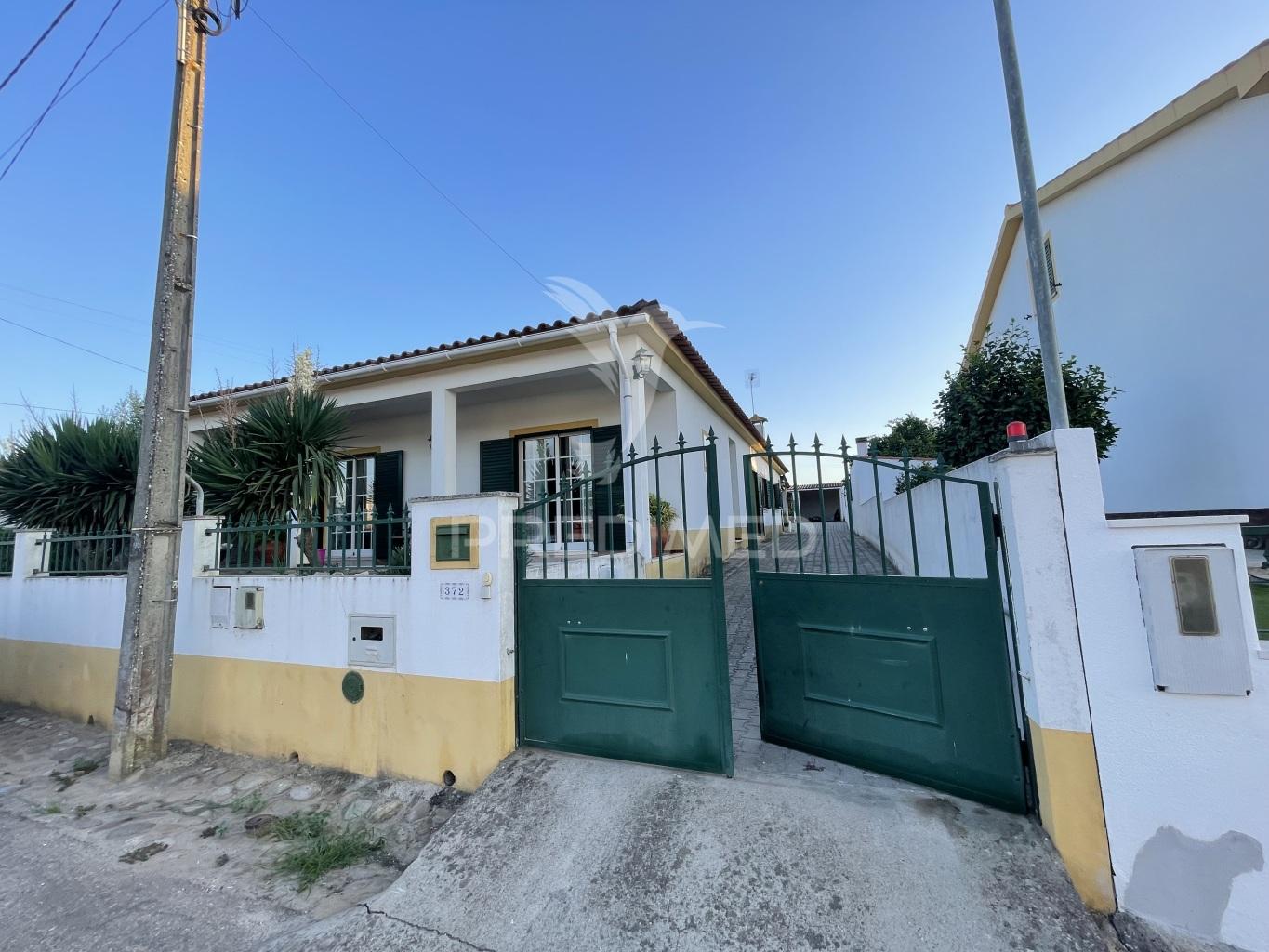 Moradia t3+1 em coalhos (abrantes)