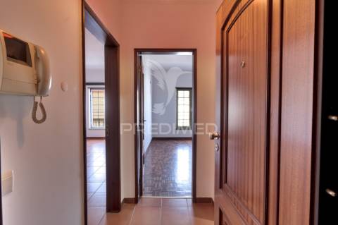 Apartamento t1 com garagem