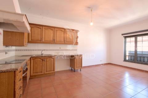 Apartamento t1 com garagem