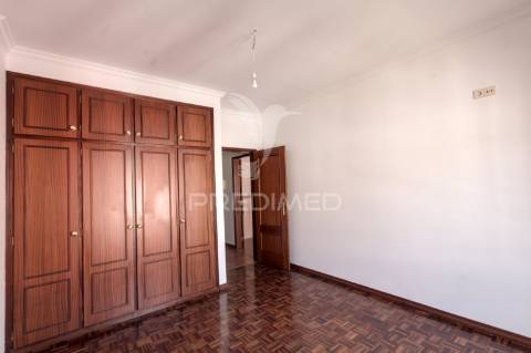 Apartamento t1 com garagem