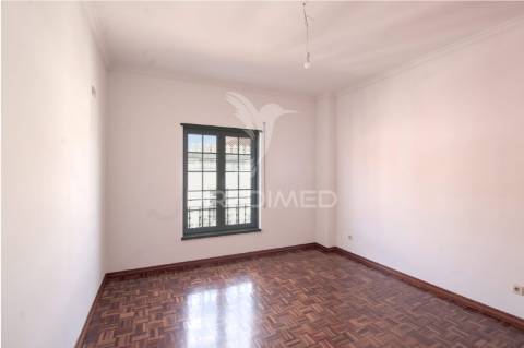Apartamento t1 com garagem